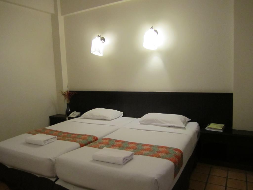 Rome Place Hotel Пхукет Экстерьер фото