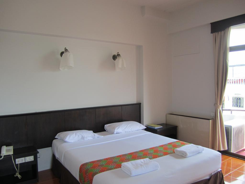 Rome Place Hotel Пхукет Экстерьер фото