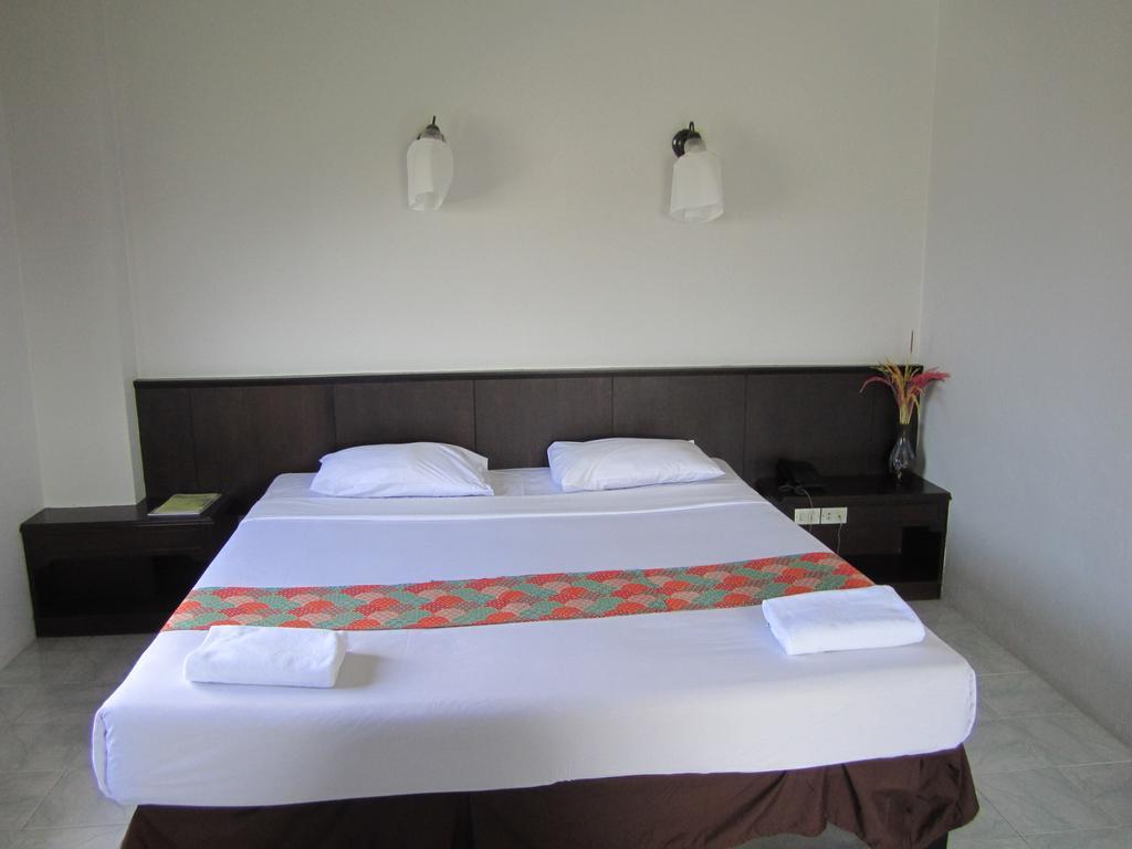 Rome Place Hotel Пхукет Экстерьер фото