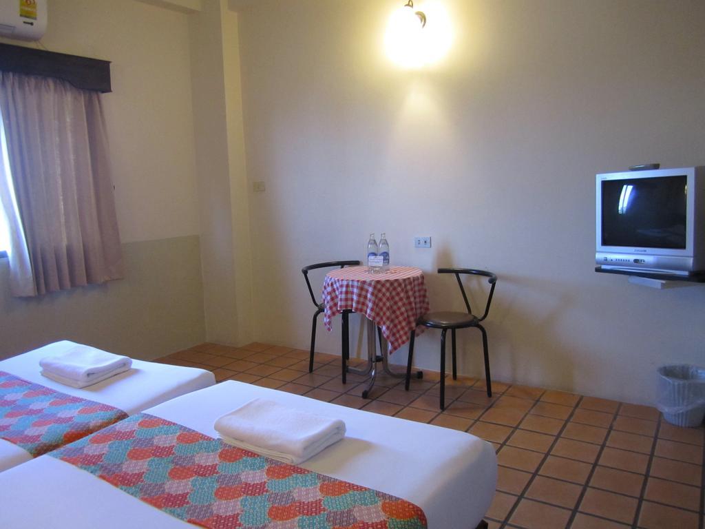 Rome Place Hotel Пхукет Экстерьер фото